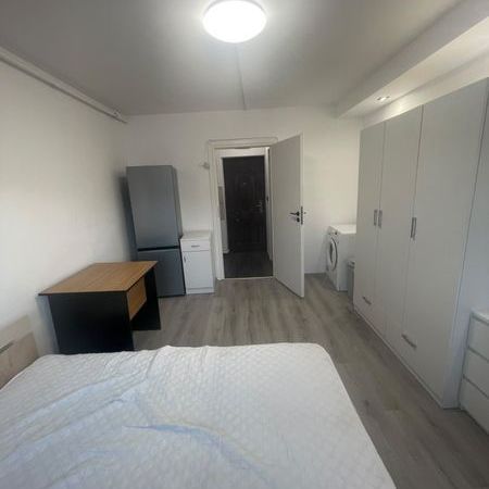 Garsoniera de inchiriat - Photo 1