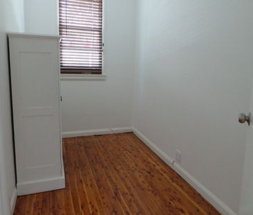 Upstairs Unit Peel Street TAMWORTH CBD - Photo 1