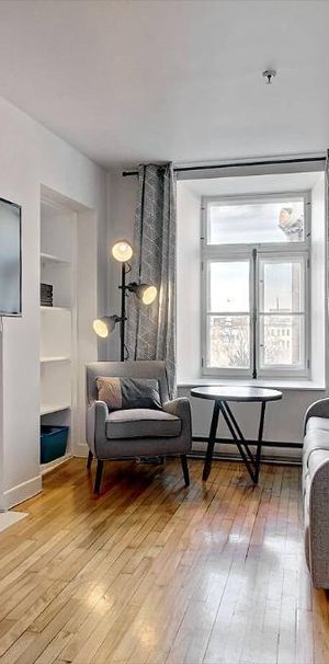 1ER DEC - Superbe 3 1/2 - meublé - tout compris - en plein ♥ du Vieux-Queébec - Photo 1