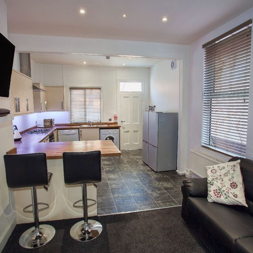 10 Wiverton Road, NG7 6NP, NOTTINGHAM - Photo 1