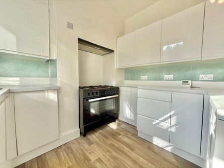 2 bedroom terraced house to rent - Photo 4