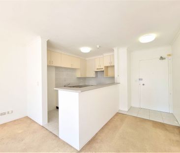 SPACIOUS TWO BEDROOM APARTMENT LOCATED ON LEVEL 2 - Photo 4