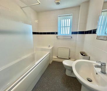 Wessex Drive, Giltbrook, NOTTINGHAM - Photo 4