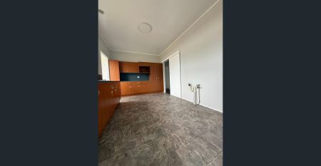 Updated 3-Bedroom High-Set Home in Quiet Emerald Cul-de-Sac - Photo 2