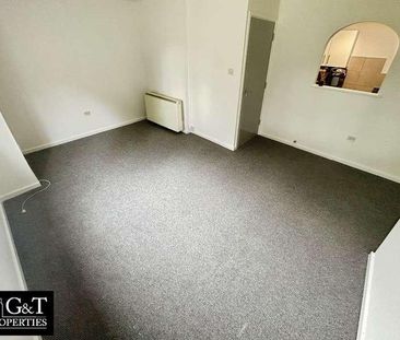 Foxdale Drive, Brierley Hill, DY5 - Photo 2