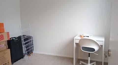 Private flat in immaculate cond. Quiet cul-de-sac. - Photo 1