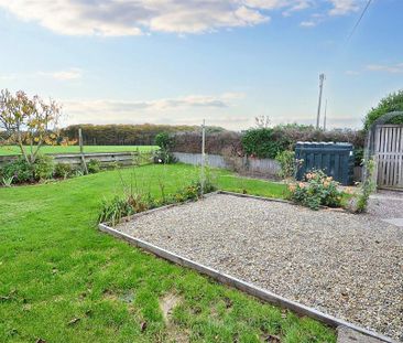 3 bedroom semi-detached house to rent - Photo 6