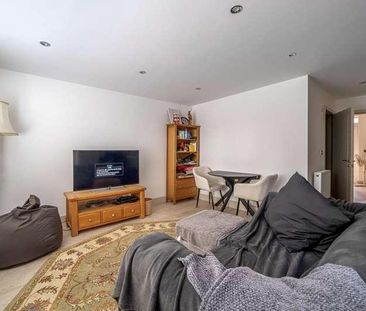 High Wycombe, Buckinghamshire, HP11 - Photo 6