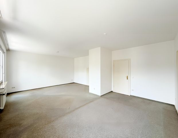 CHARMANTE 2-ZIMMERWOHNUNG IN DER STADTMITTE ZU MIETEN! - Photo 1