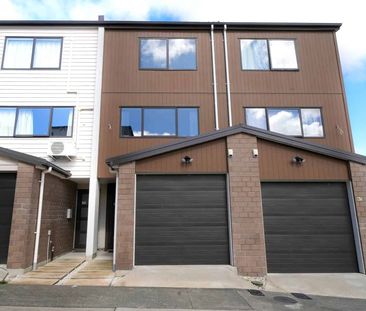 Near-new Two Bedroom Townhouse - Photo 5