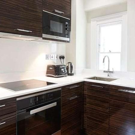 Flat, Garden House, Kensington Gardens Square, London, W2 - Photo 3