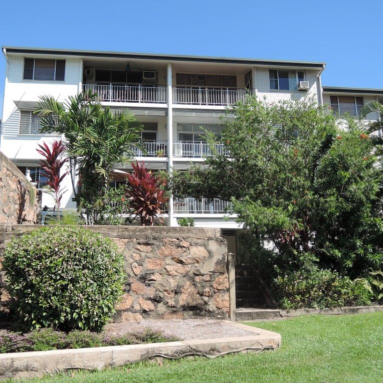 2 BEDROOM UNIT ON THE STRAND! OCEAN FRONT AT YOUR FINGERTIPS! - Photo 1