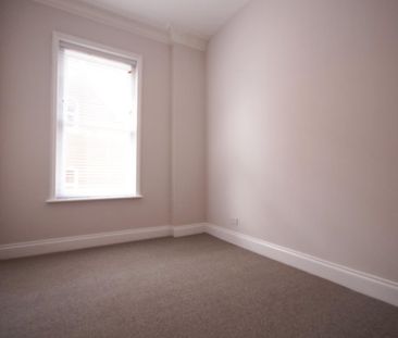 A 2 Bedroom Flat in Western Road GL50 3RJ - Photo 3