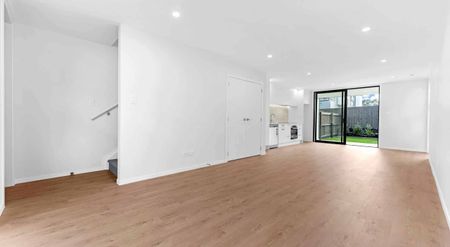 Modern 3-Bedroom Home with Ensuite & Parking in Prime St Lukes Location - Photo 4