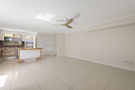 Spacious 3-Bedroom Townhouse in Prime Mooloolaba Location - Photo 3