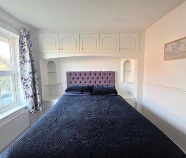 2 bedroom end of terrace house to rent - Photo 4