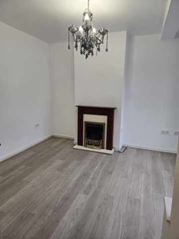 3 bedroom link detached house to rent - Photo 2