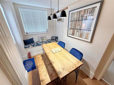 2 bedroom end of terrace house to rent - Photo 3