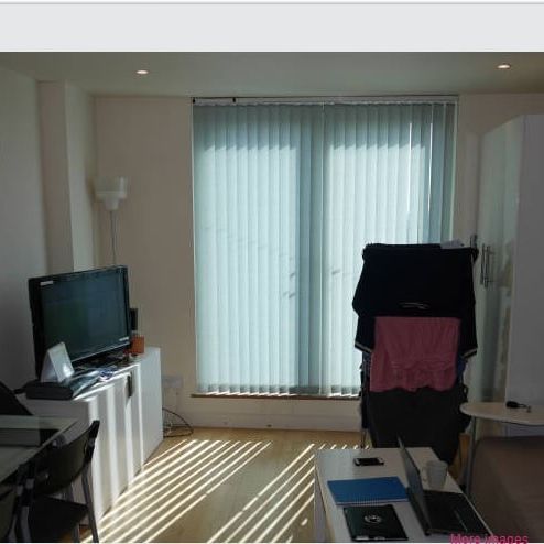 2 Bed Flat, Lyon Road, HA1 - Photo 1