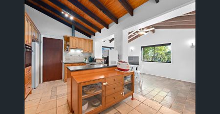 Modern Family Home in Prime Baulkham Hills Location - Photo 5