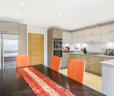 3 bedroom end of terrace house to rent - Photo 3