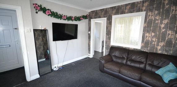 2 bedroom semi-detached house to rent - Photo 2