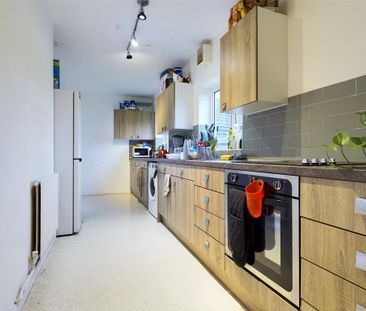 4 bedroom terraced house to rent - Photo 6
