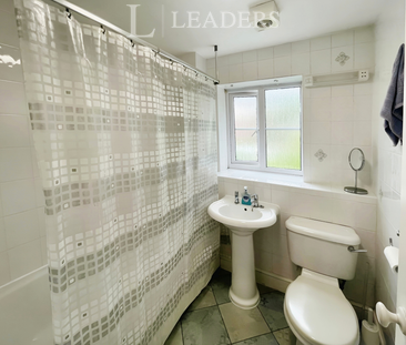 2 bedroom house to rent Tanbridge Park, Horsham, West Sussex, RH12 - Photo 6