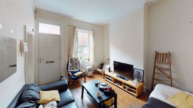 William Street, Hyde Park - Photo 1