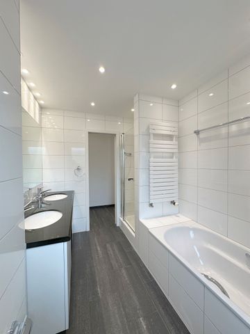 Exclusive living dream in historic building “Rotes Schloss” - Foto 5