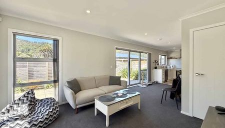 3 bedroom home in Lower Hutt - Photo 4