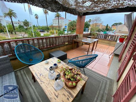 Location Appartement 4 pièces 121m² LA SEYNE SUR MER 83500 - Photo 3