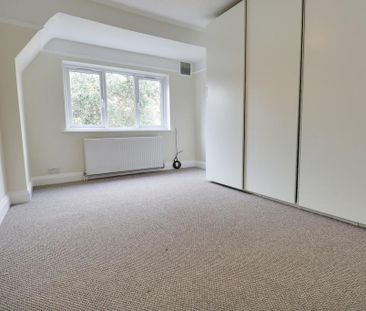 4 bedroom semi-detached house to rent - Photo 5