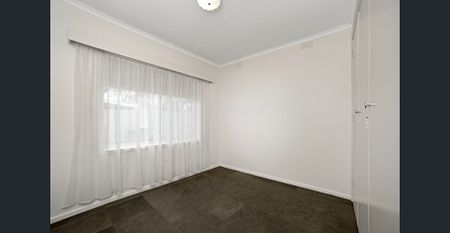 HIDDEN GEM IN THE HEART OF BENTLEIGH ! - Photo 2