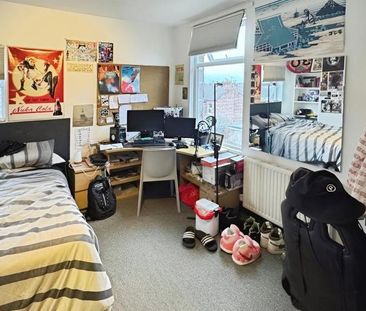 10 bedroom semi-detached house to rent - Photo 3