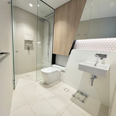 NEAR NEW LUXURY FURNISHED ONE BEDROOM SUITE APARTMENT - Photo 4