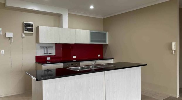 Spacious apartment on top floor - Photo 1