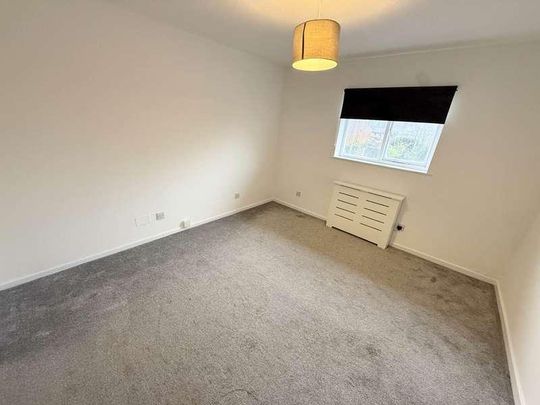 Frobisher Court, Old Hall, WA5 - Photo 1