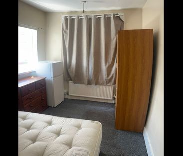 Room in a Shared House, Wembley Hill Road, HA9 - Photo 3