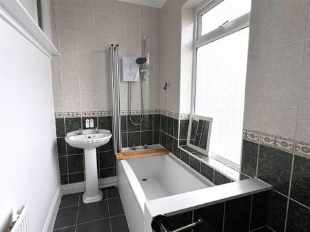 3 bedroom terraced house to rent - Photo 5