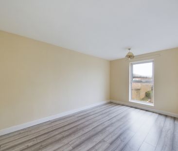 4 bed end of terrace house to rent in Canterbury Way, Stevenage, SG1 - Photo 6