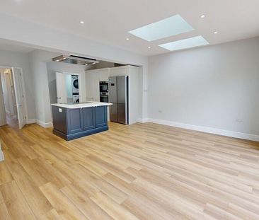 4 bedroom semi-detached house to rent - Photo 6