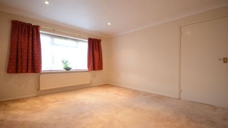 2 bedroom maisonette to rent - Photo 3