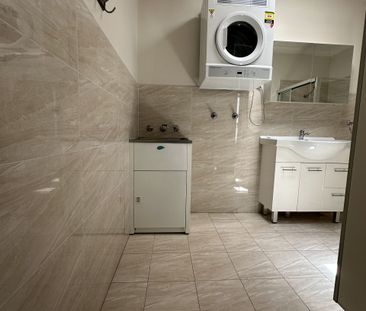 Bright & Spacious 1?Bed Unit - Photo 5