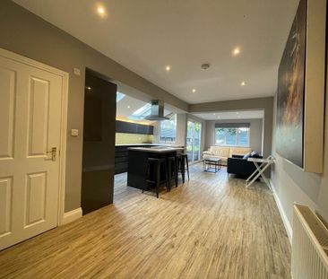 6 bedroom terraced house to rent - Photo 1