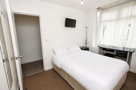 6 bedroom apartment to rent - Photo 4
