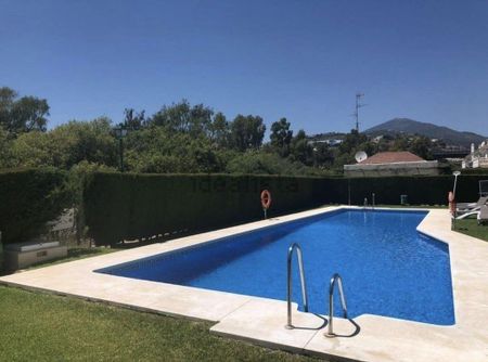 3 room luxury House for rent in Marbella, Spain - Photo 4