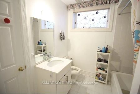 248 Princess Avenue #Lower - Photo 5