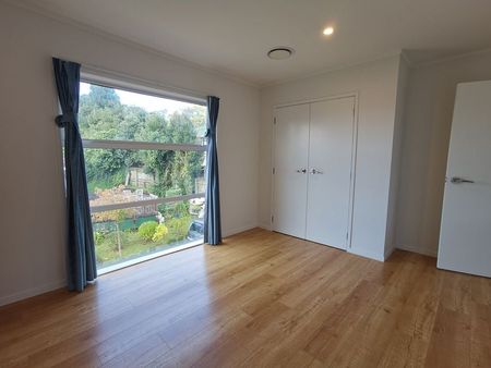 Sunny, modern, newly built, private and secured. - Photo 3