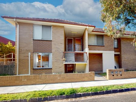 2/70 Munro Street, Coburg VIC 3058 - Photo 2